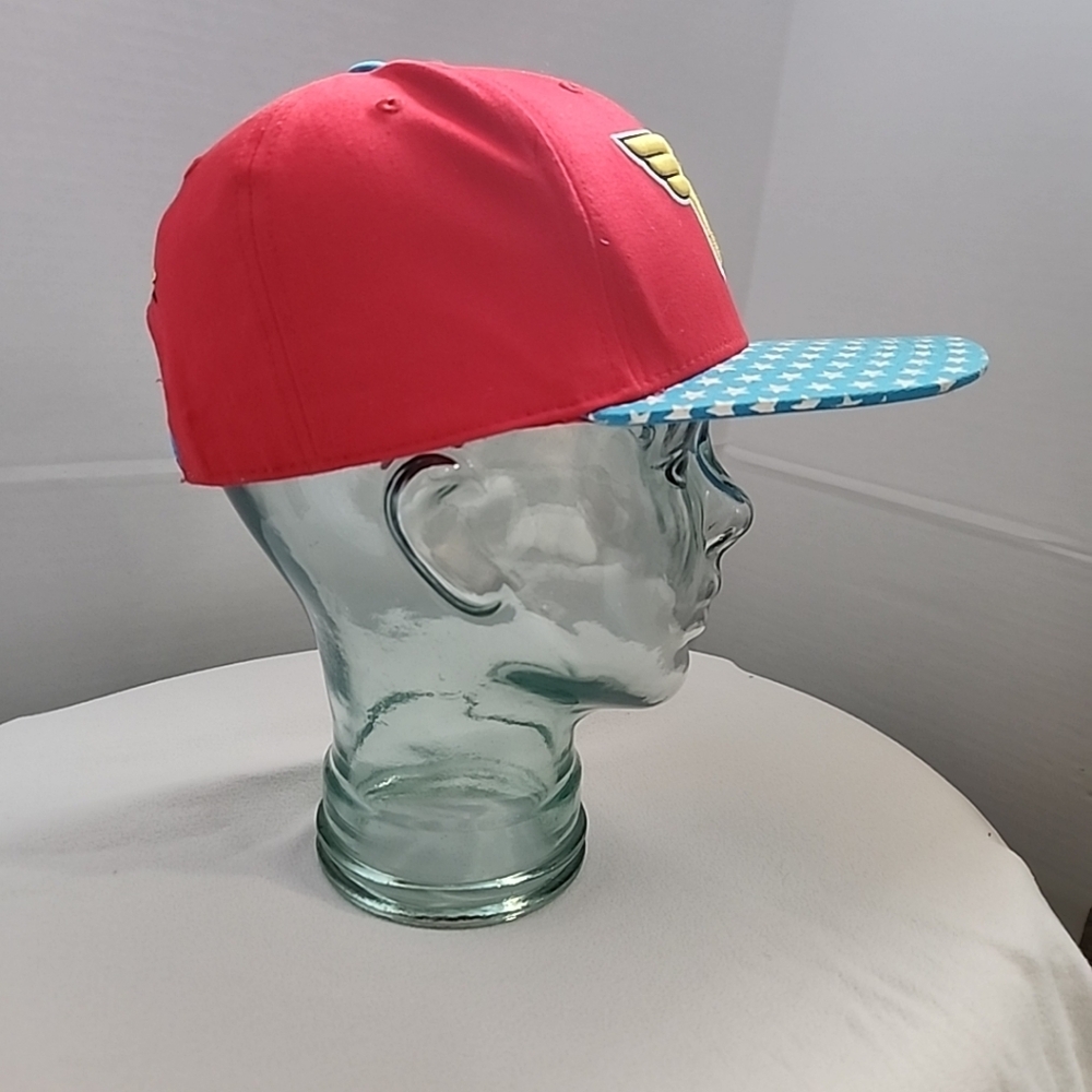 DC Comics Vibrant Red Cap - Picture 5 of 9